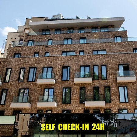 Cm111Apparthotel Букурещ Екстериор снимка