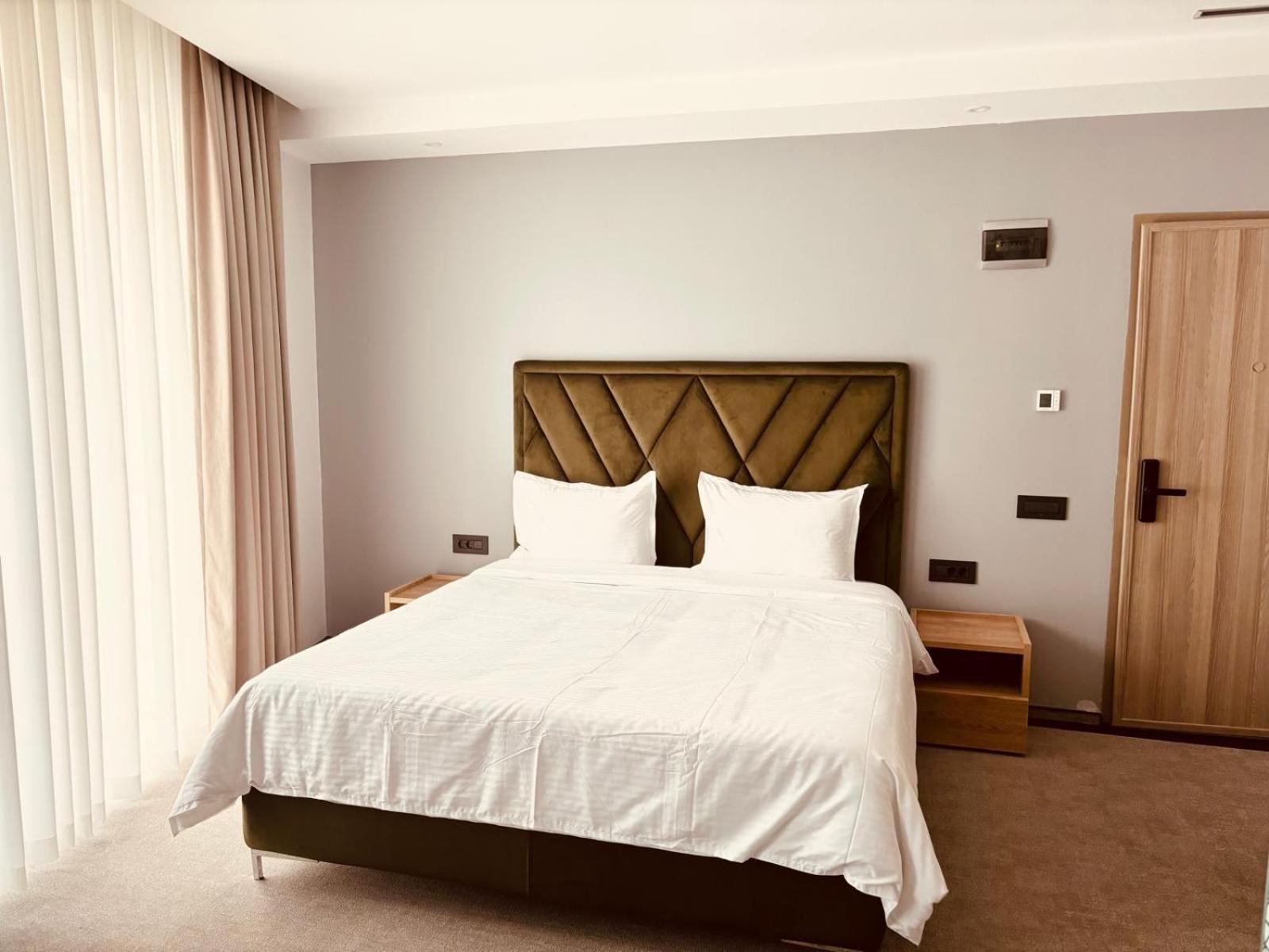 Cm111Apparthotel Букурещ Екстериор снимка