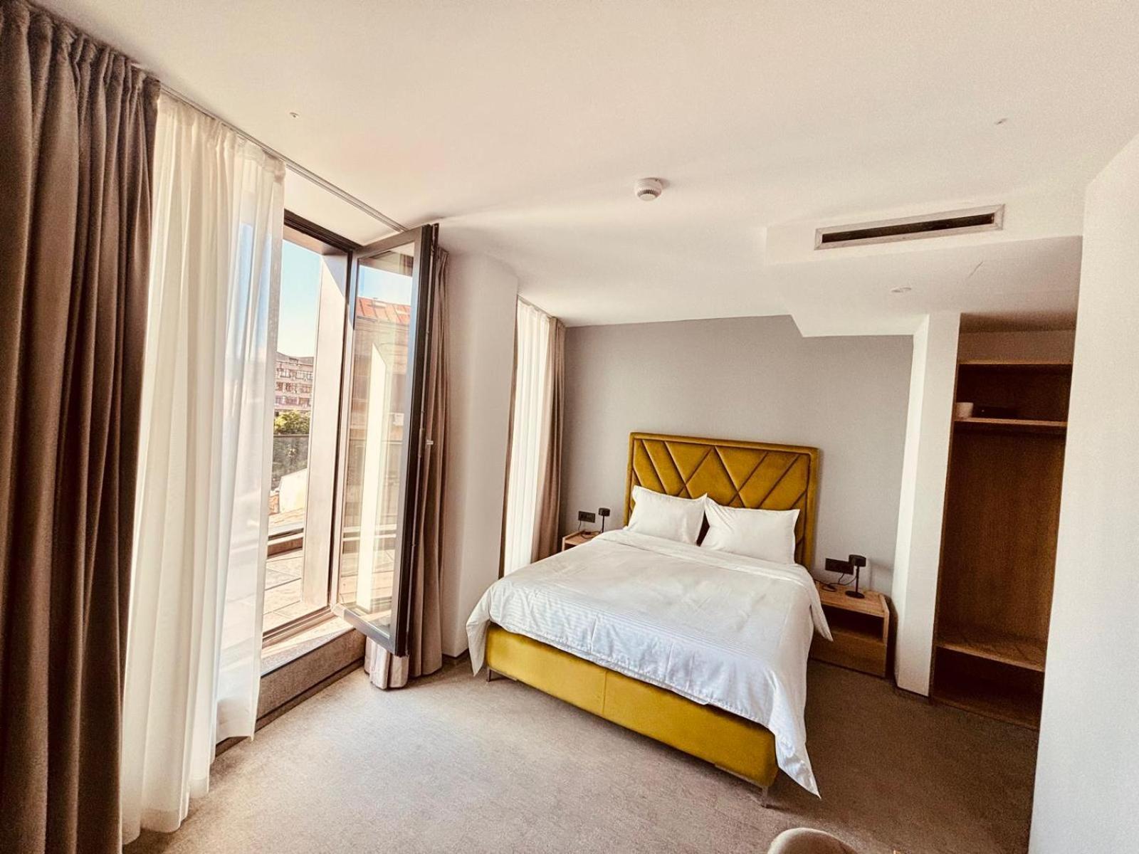 Cm111Apparthotel Букурещ Екстериор снимка