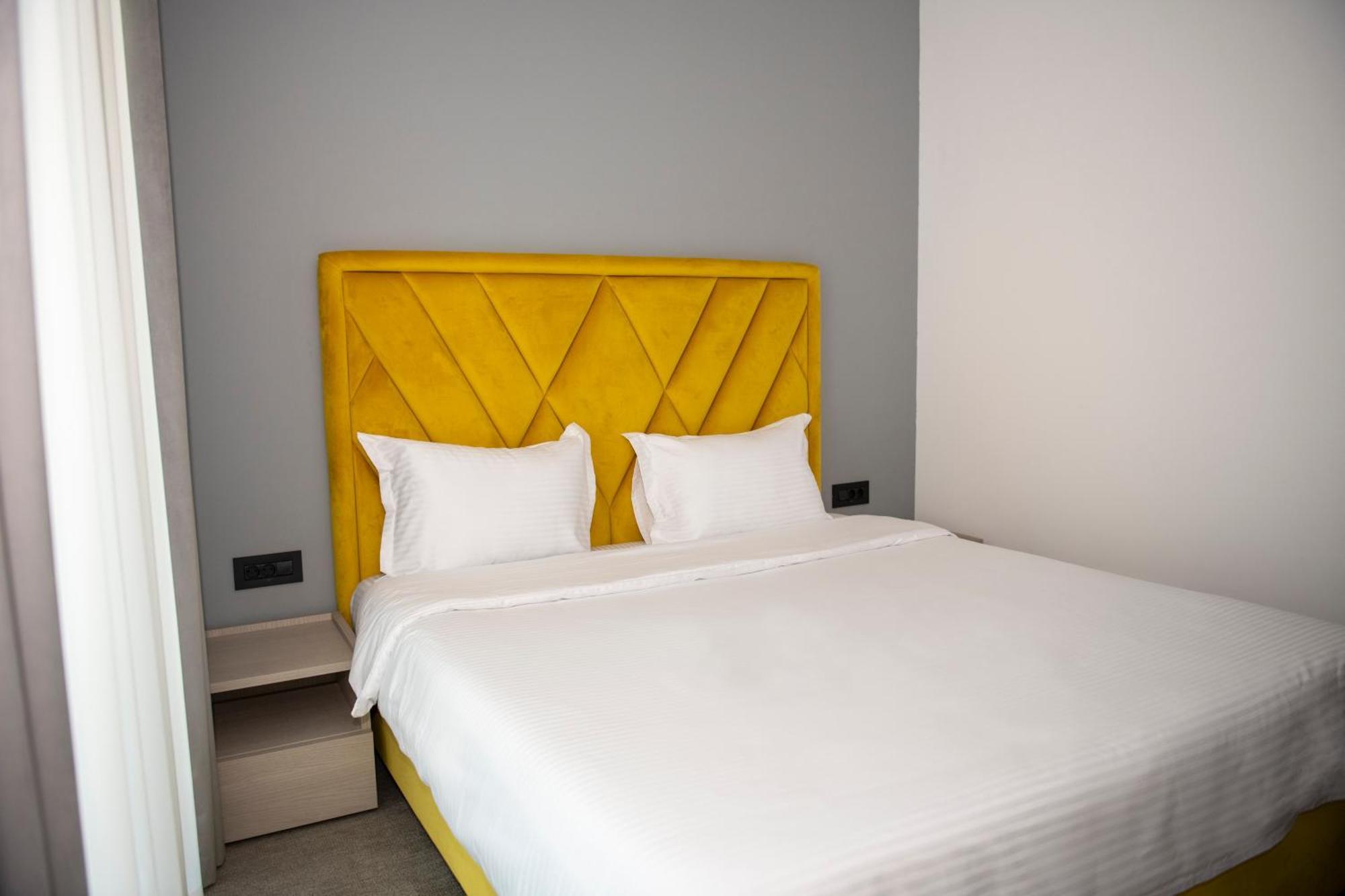 Cm111Apparthotel Букурещ Екстериор снимка