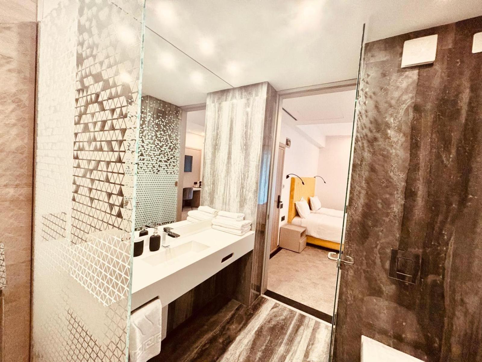 Cm111Apparthotel Букурещ Екстериор снимка