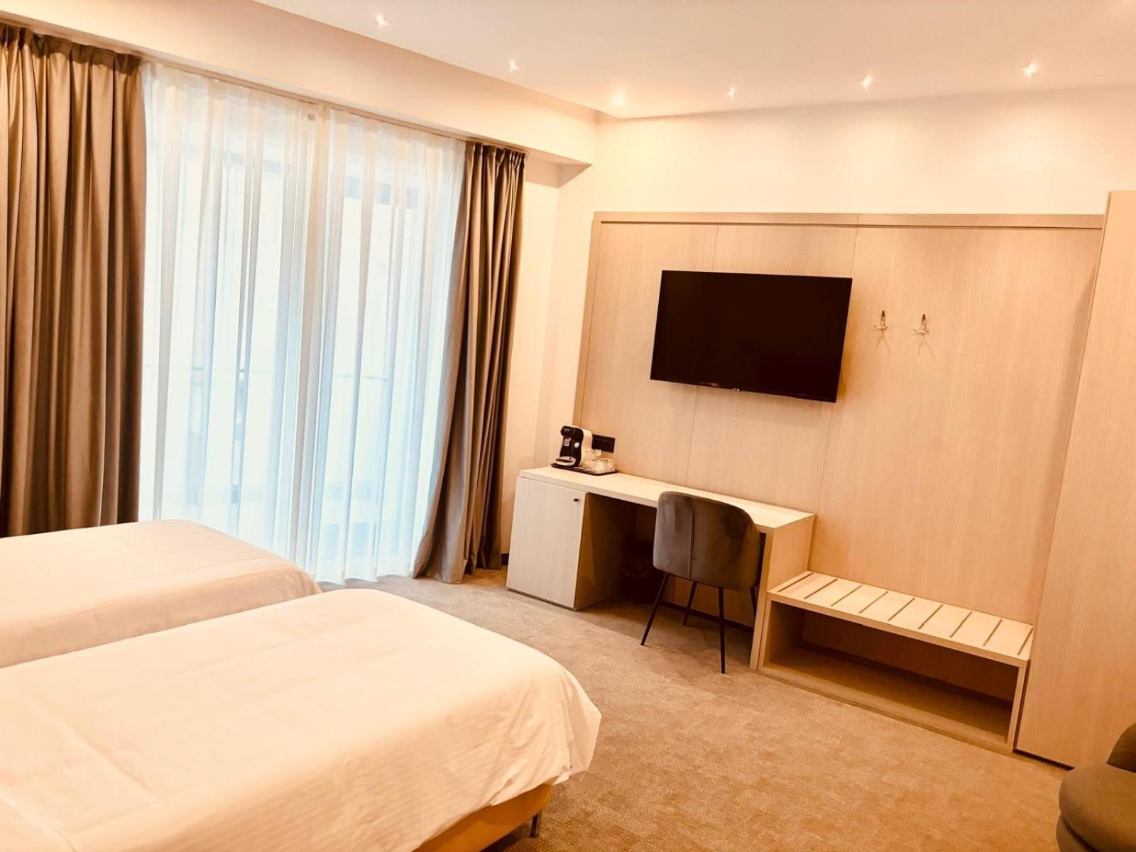 Cm111Apparthotel Букурещ Екстериор снимка
