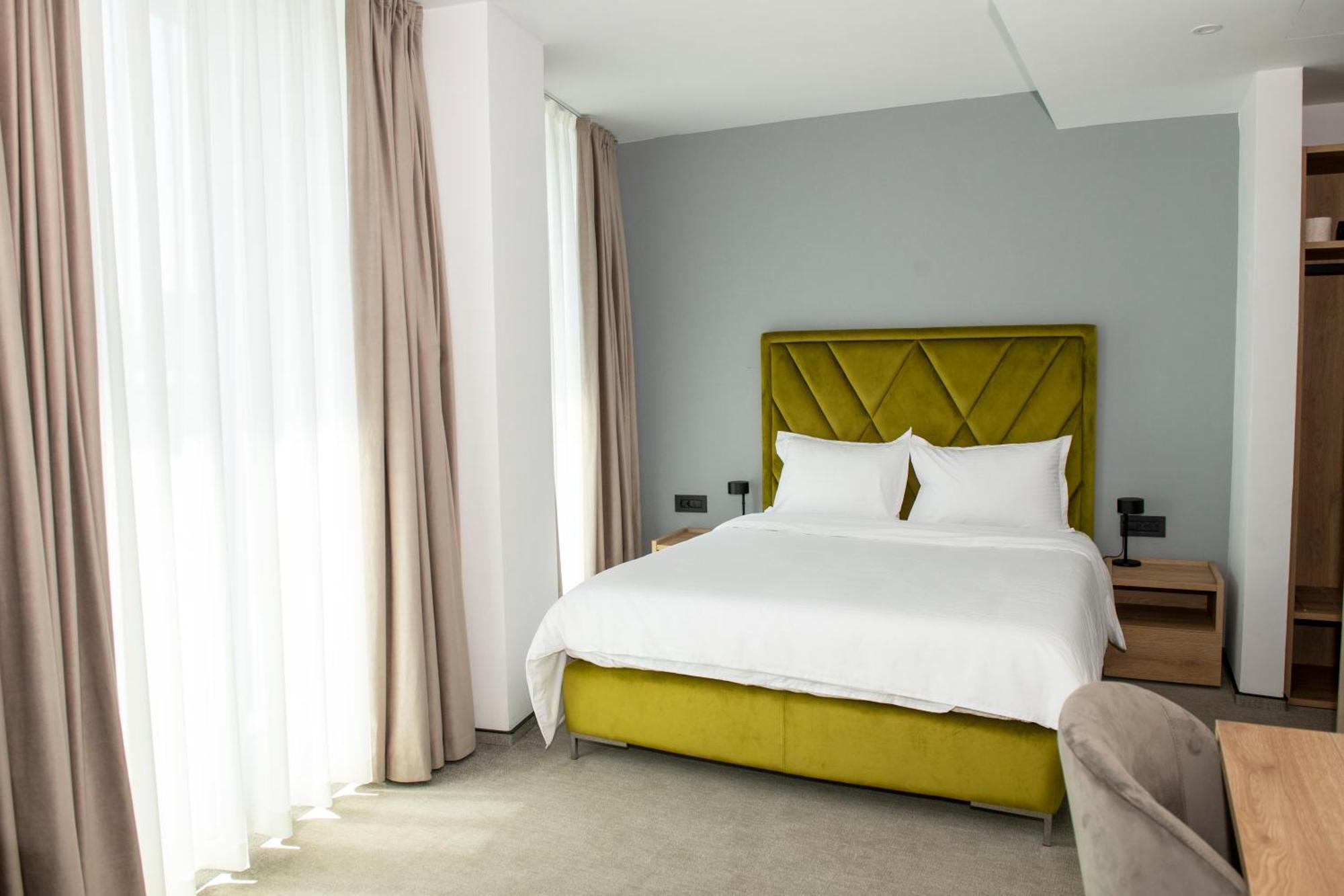 Cm111Apparthotel Букурещ Екстериор снимка