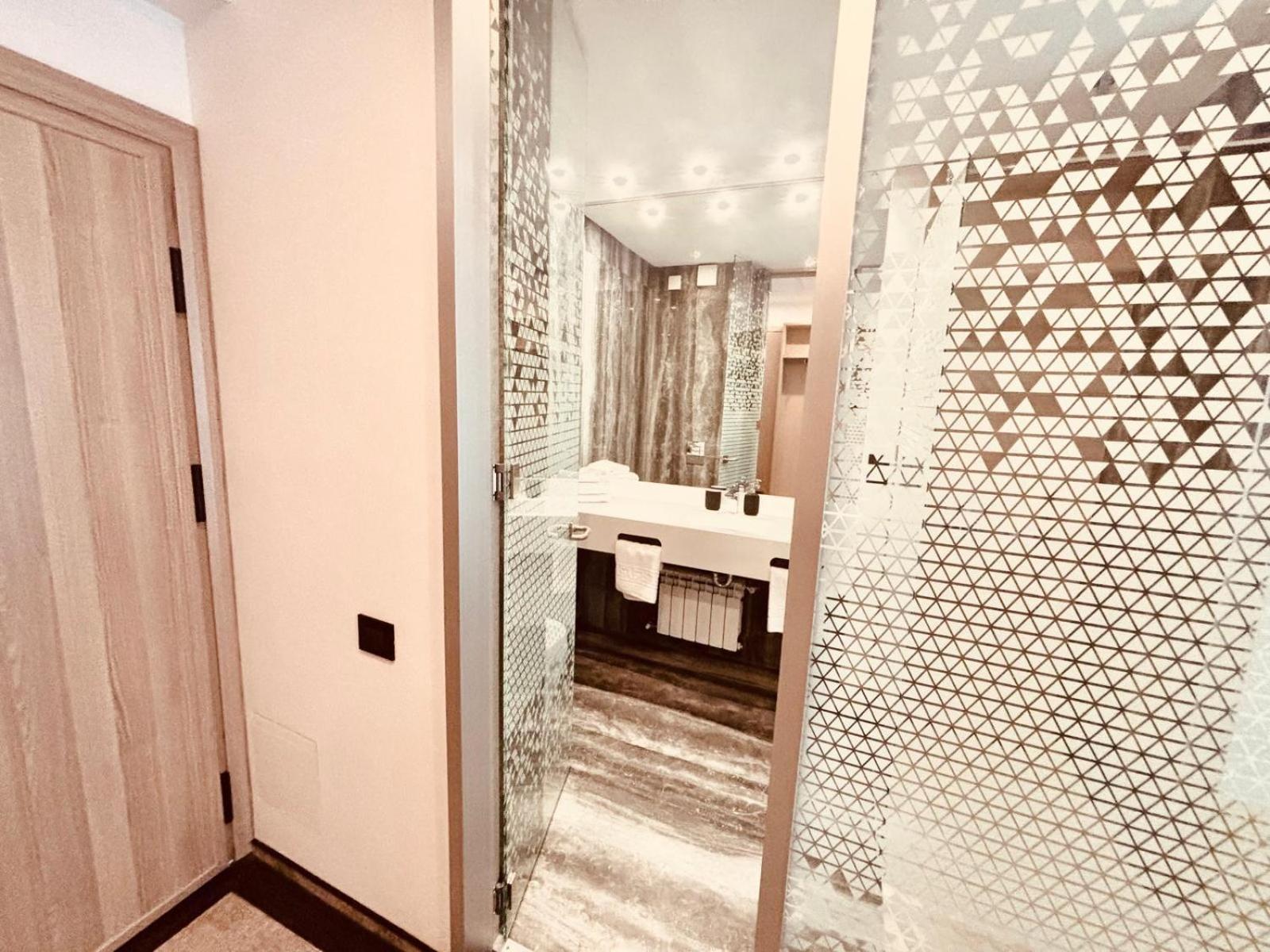 Cm111Apparthotel Букурещ Екстериор снимка