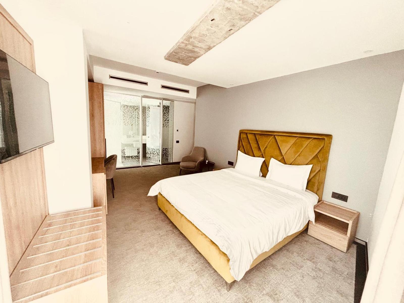 Cm111Apparthotel Букурещ Екстериор снимка