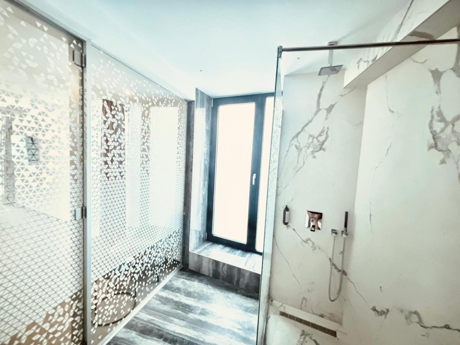 Cm111Apparthotel Букурещ Екстериор снимка