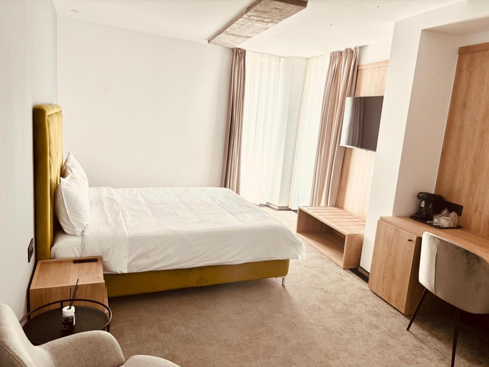 Cm111Apparthotel Букурещ Екстериор снимка