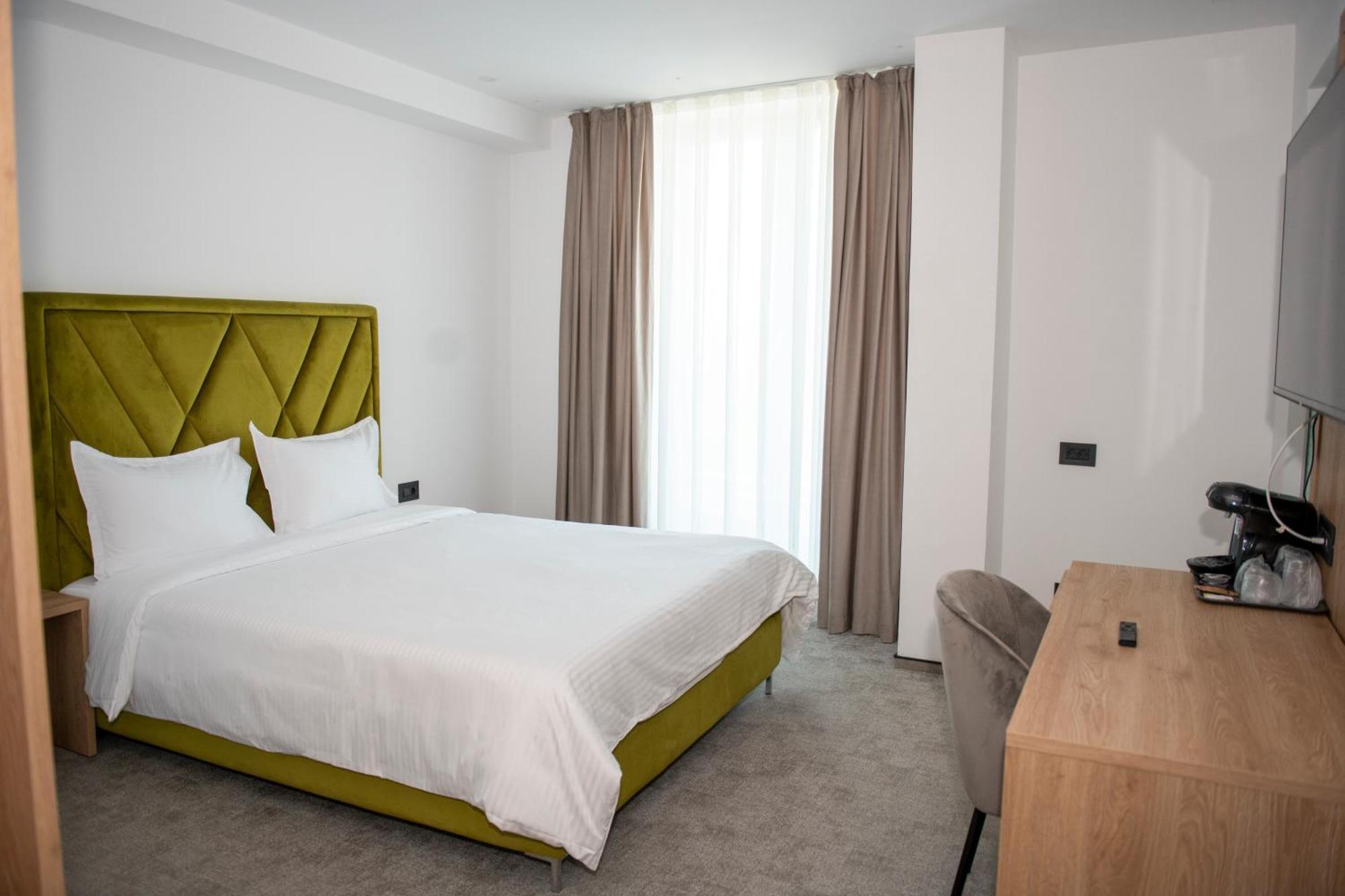 Cm111Apparthotel Букурещ Екстериор снимка