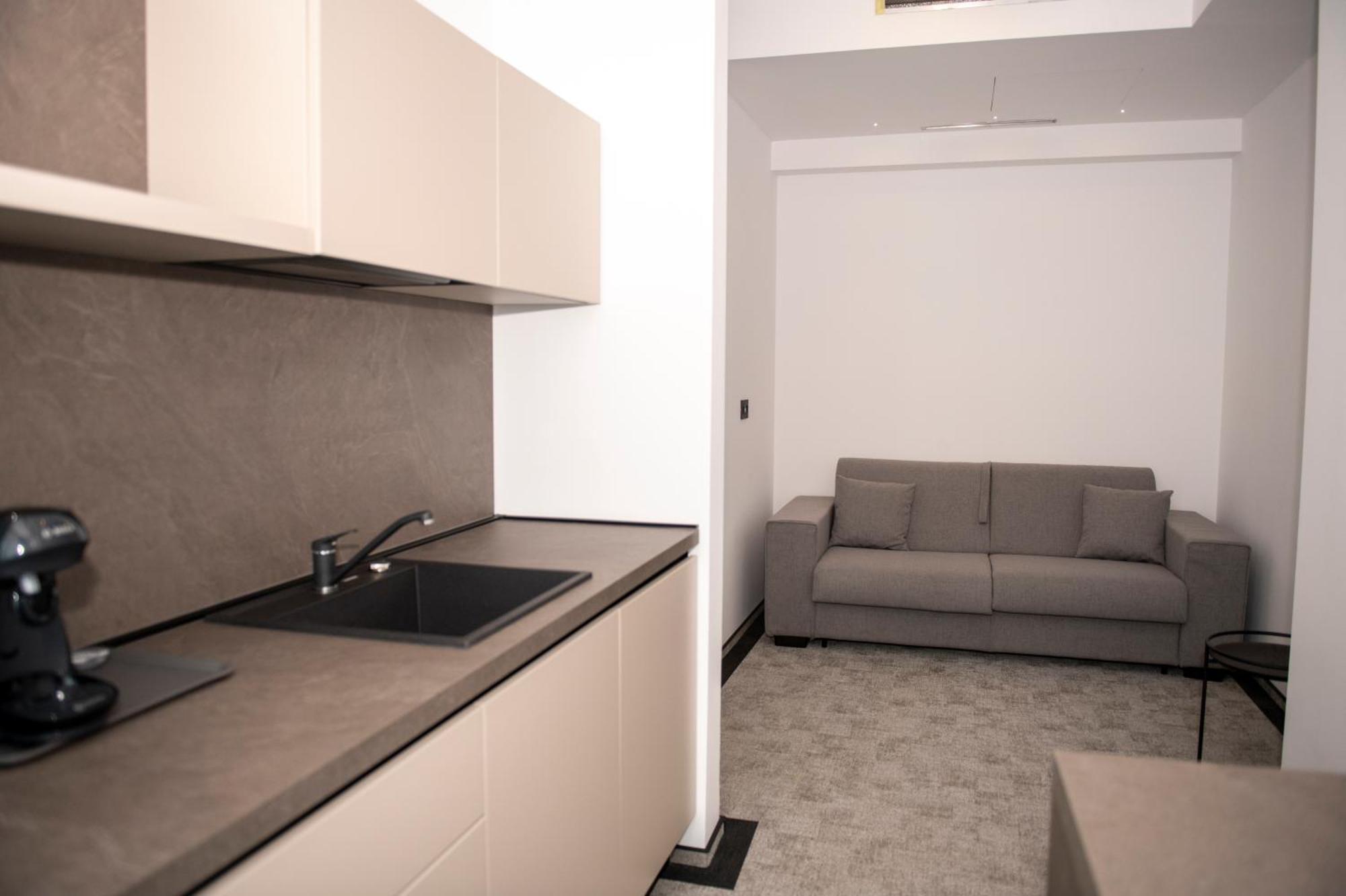 Cm111Apparthotel Букурещ Екстериор снимка