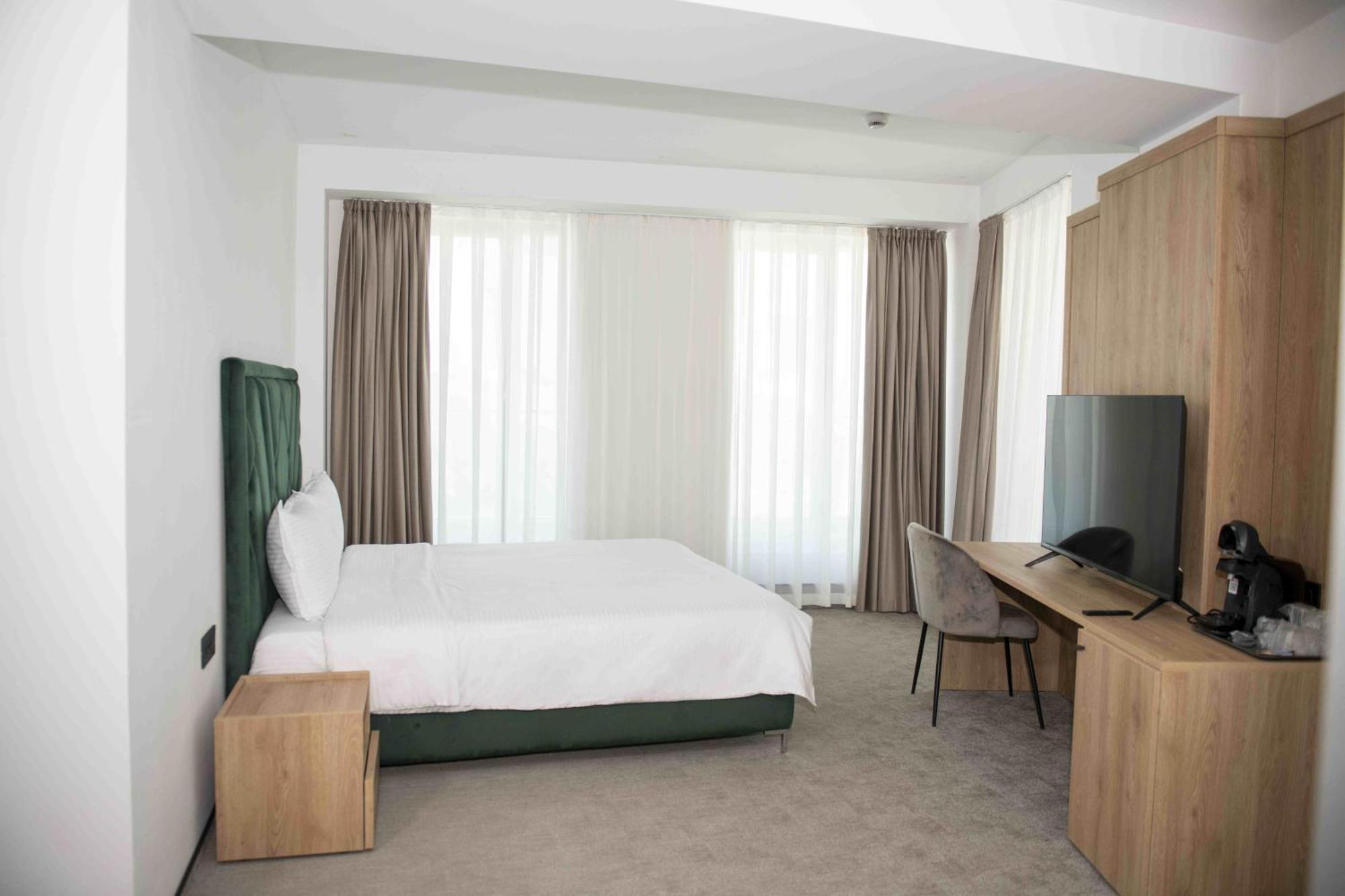 Cm111Apparthotel Букурещ Екстериор снимка