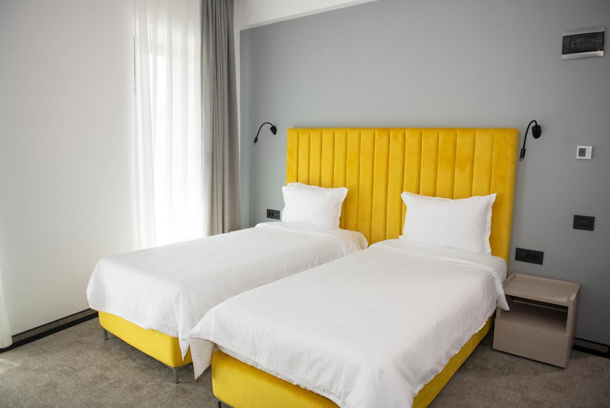 Cm111Apparthotel Букурещ Екстериор снимка